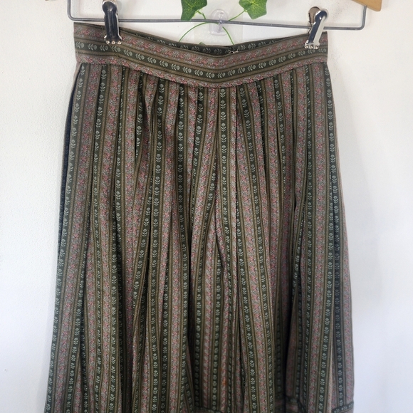 Loden Plankl Austria Cotton Floral Print Pleated Skirt - Picture 4 of 10